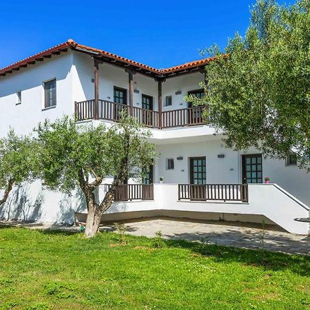 Eleon Suites Afytos Exterior photo