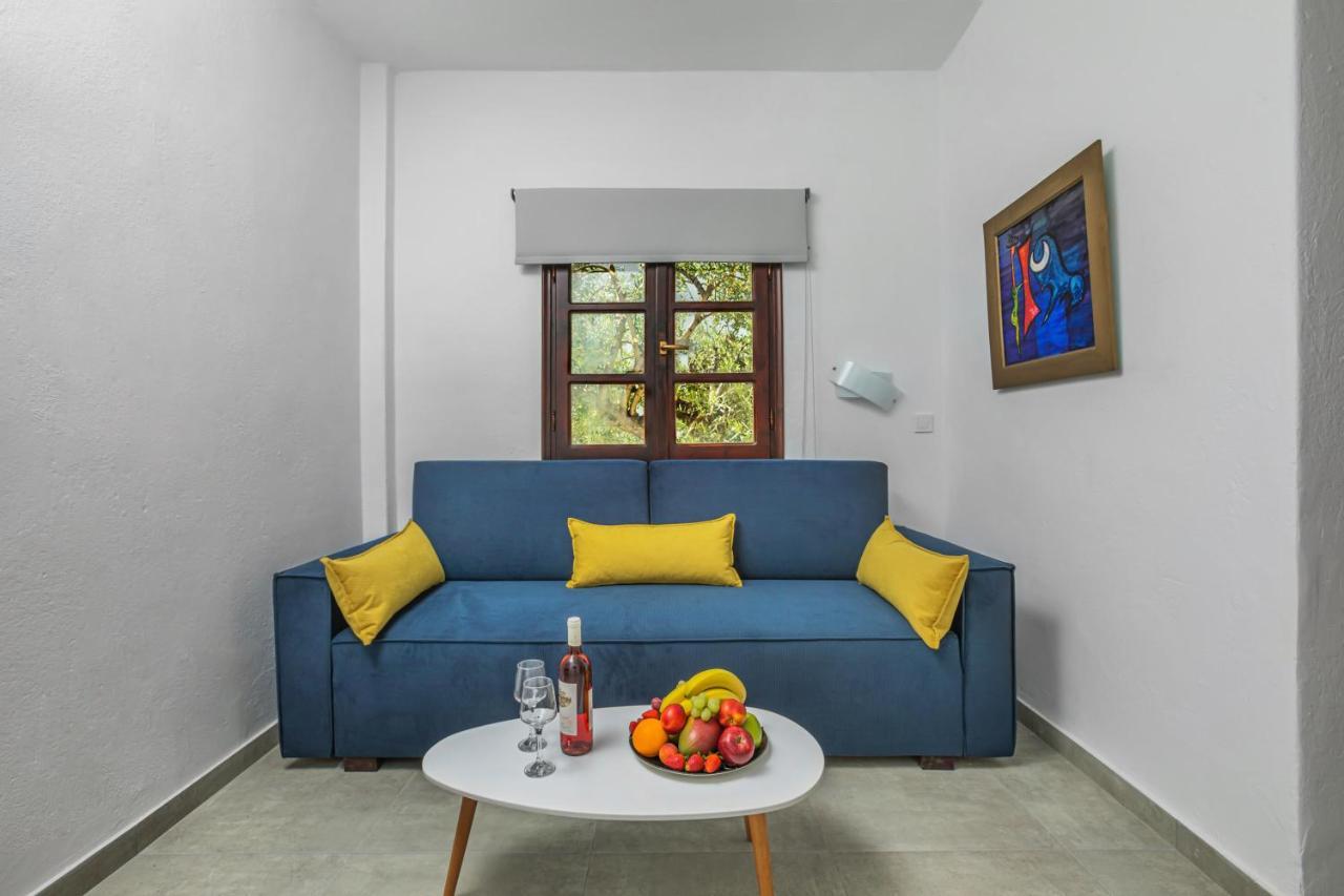 Eleon Suites Afytos Exterior photo