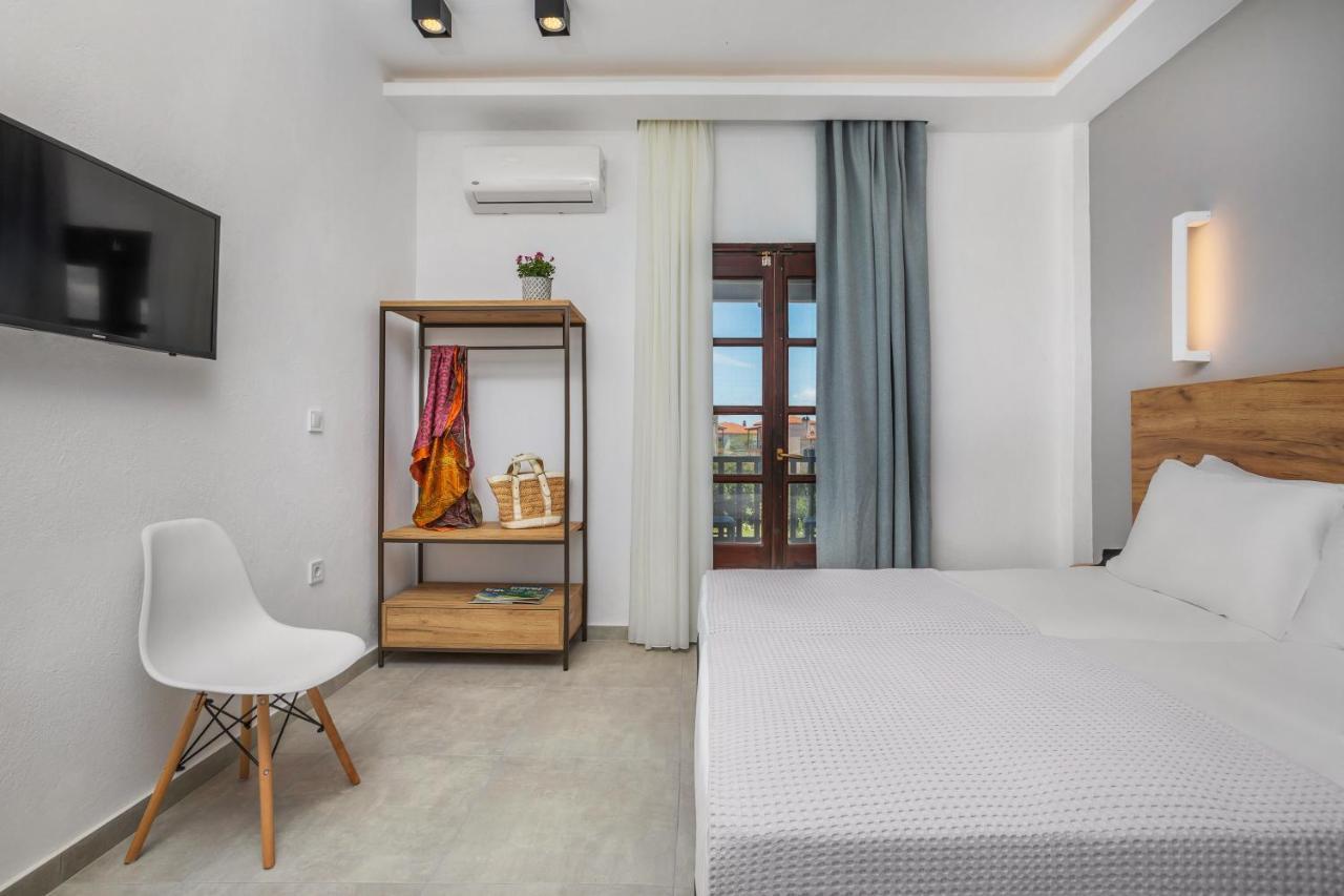 Eleon Suites Afytos Exterior photo