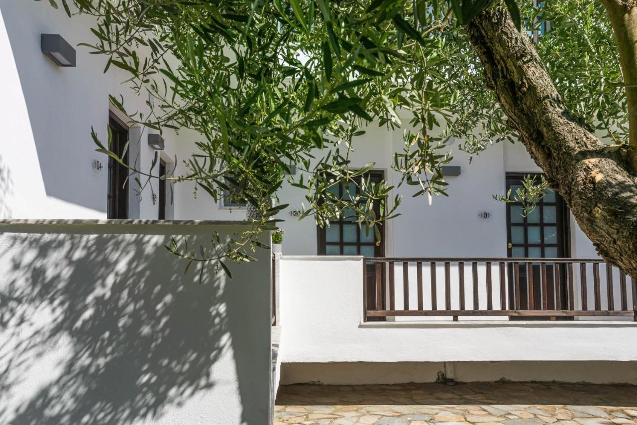 Eleon Suites Afytos Exterior photo